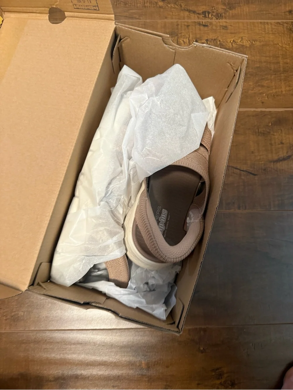 NWT Skechers Open-Toe Knit Strap Sandals in  Taupe with Crystals